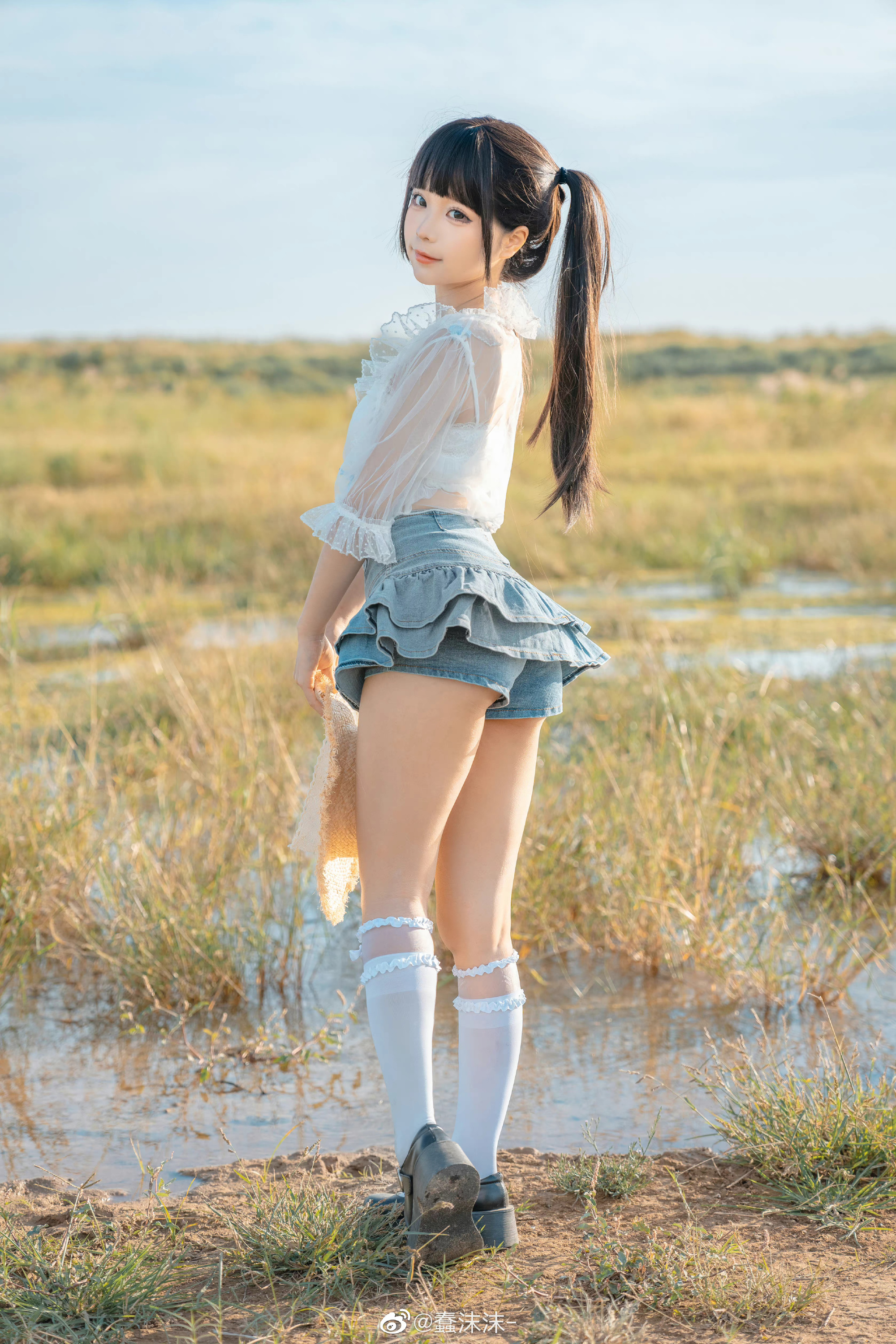 005E9EkYly1h6r3t4nrajj32lc3w0b29