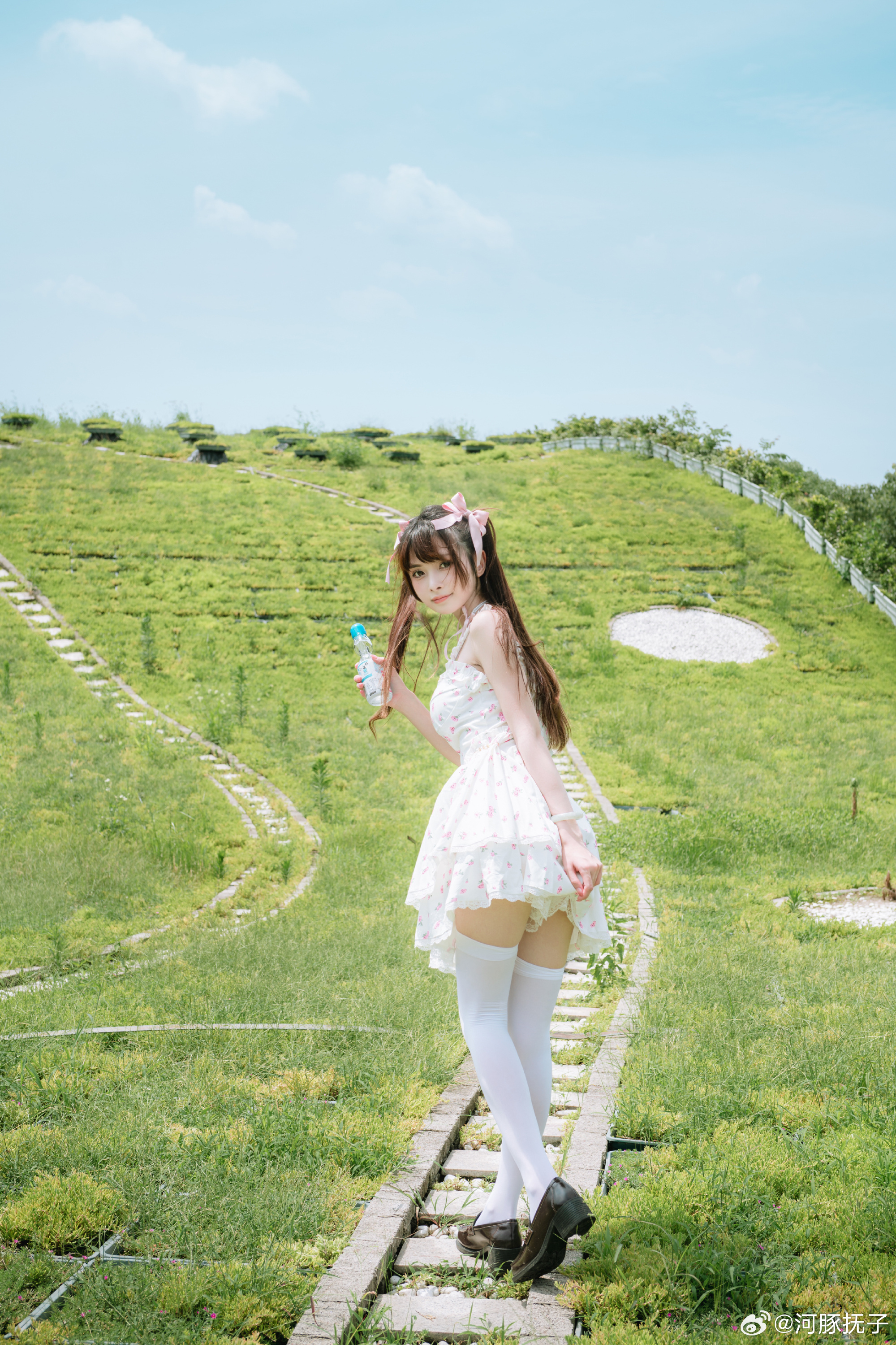 006jNG3Dgy1hg0r0vhp0lj323w35s1l0