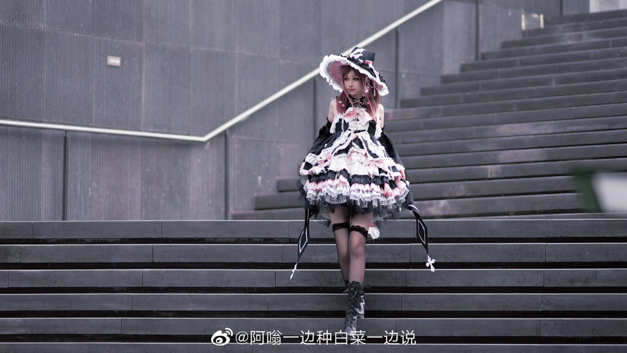 3fd9a741gy1hd1igxije6j224w17c7wh