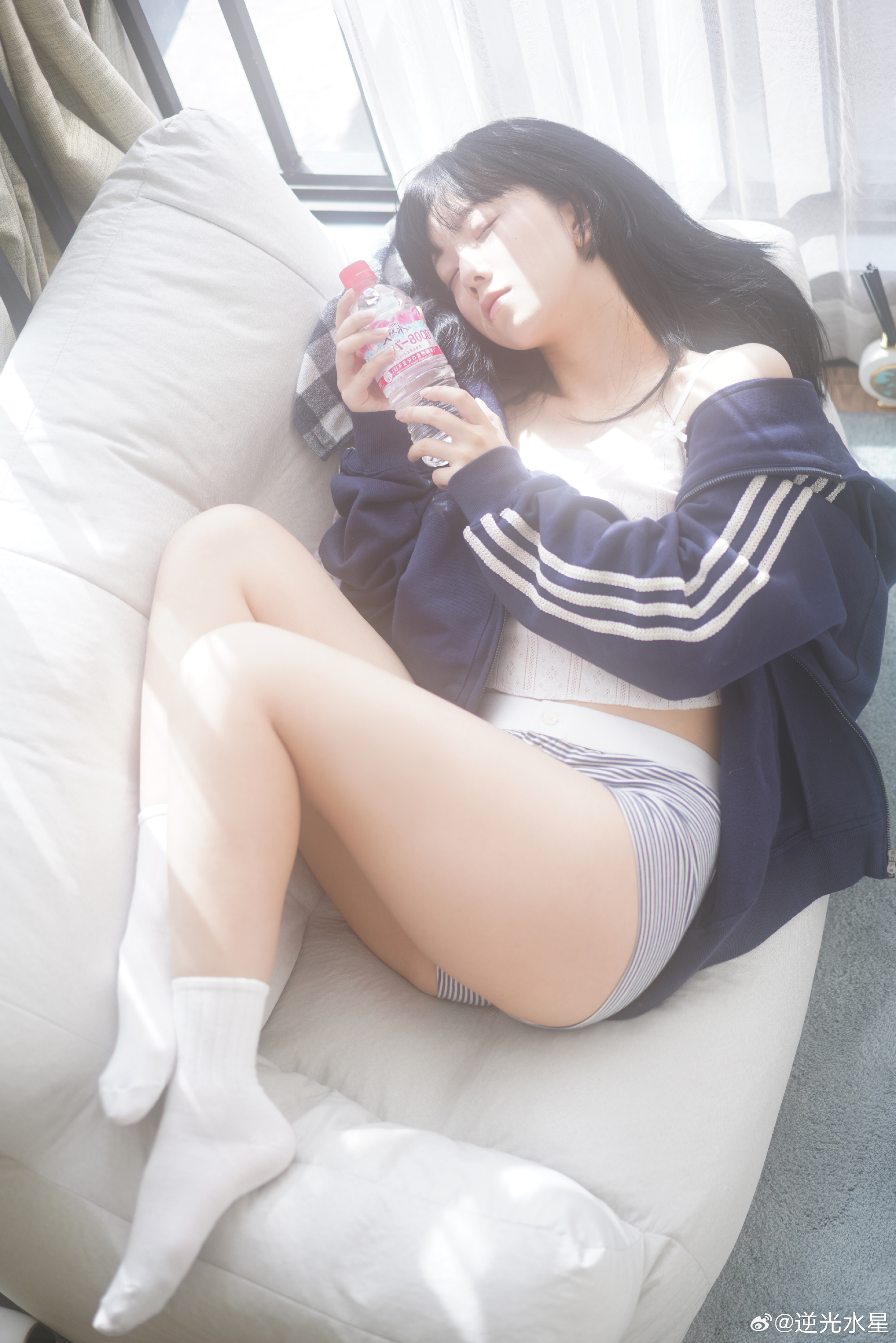 0061Tnzmly1hinc8a54bkj343c64wx6w