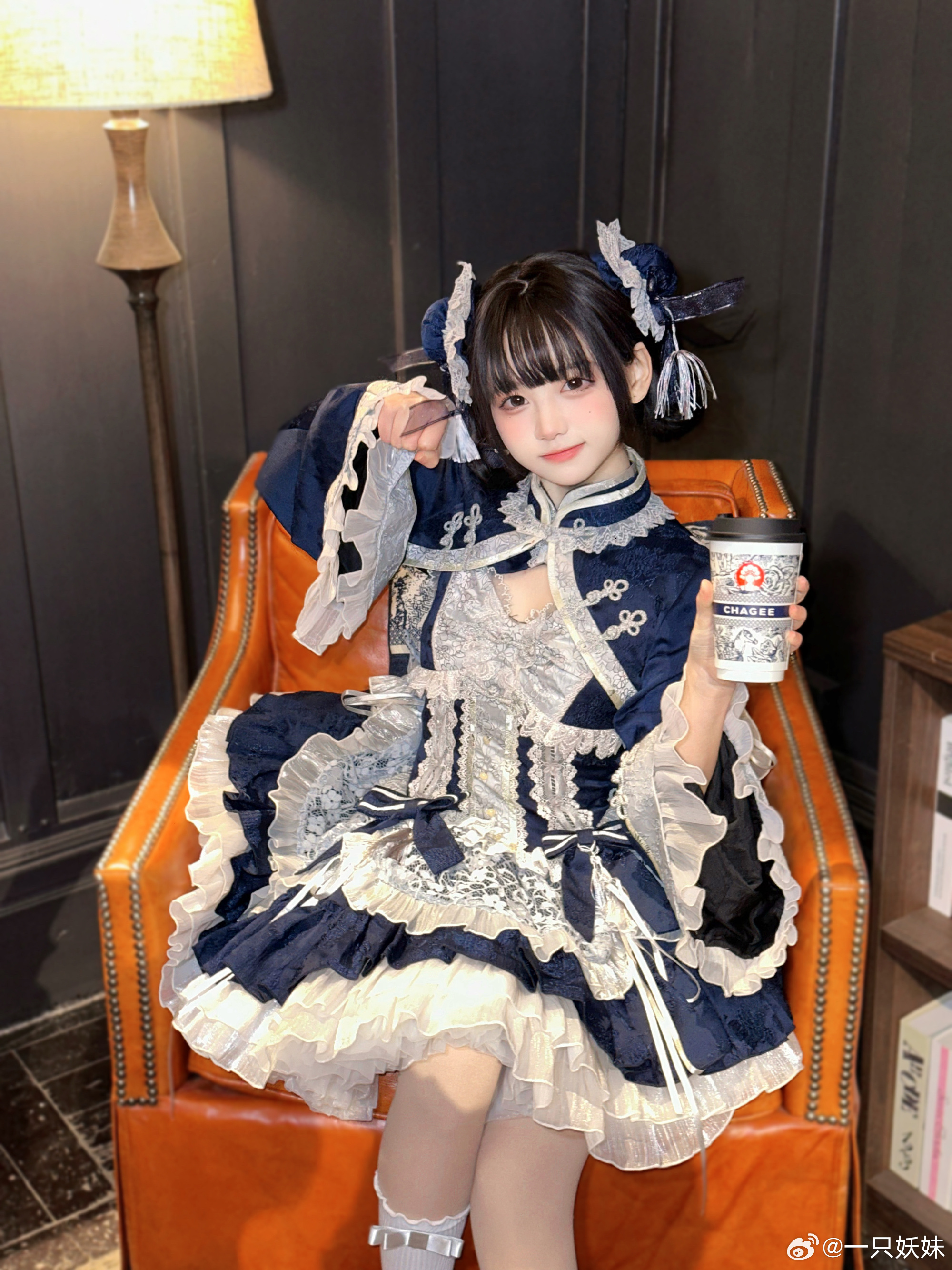 006QzRougy1hkb1yqzxi2j32c0340npe