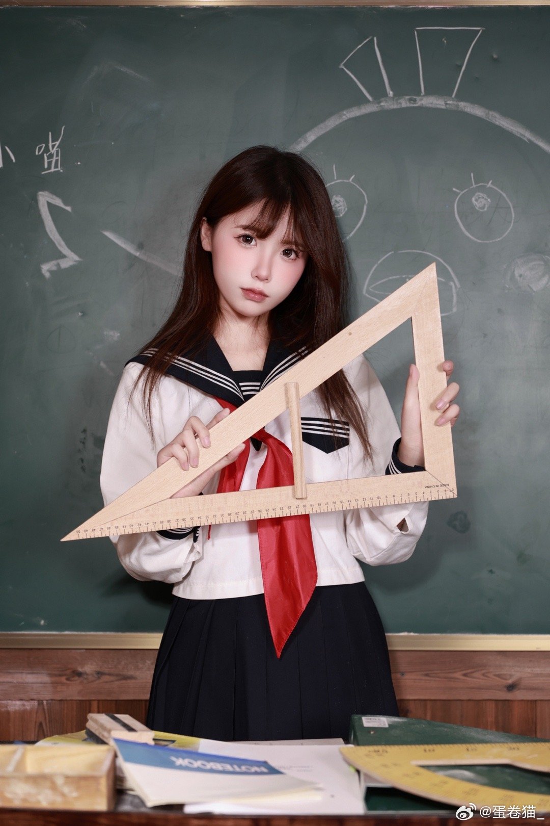 008coYUcgy1hir5aff5y7j30u0190ag3