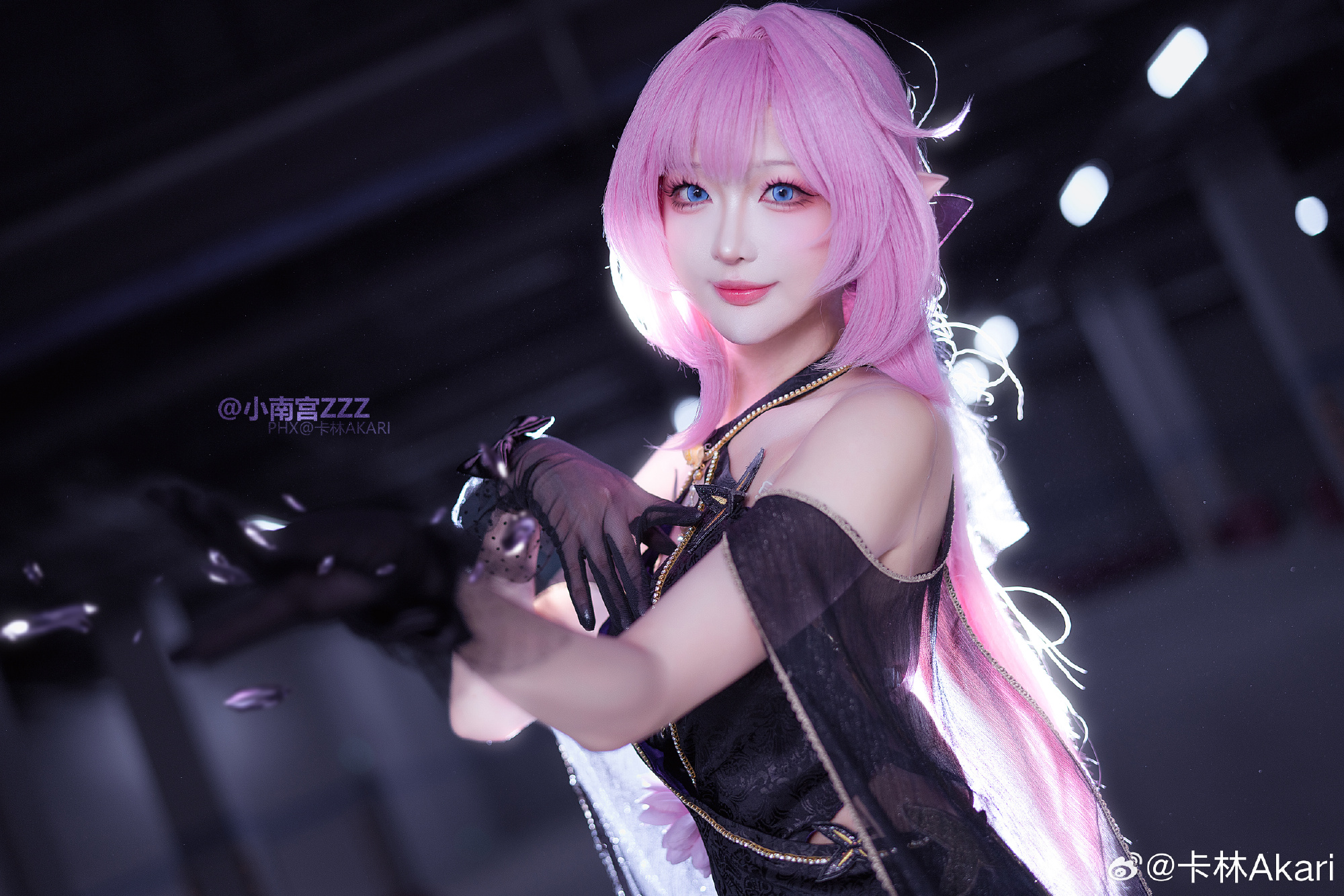 即使生活跌进尘埃,梦想也要举得高高的