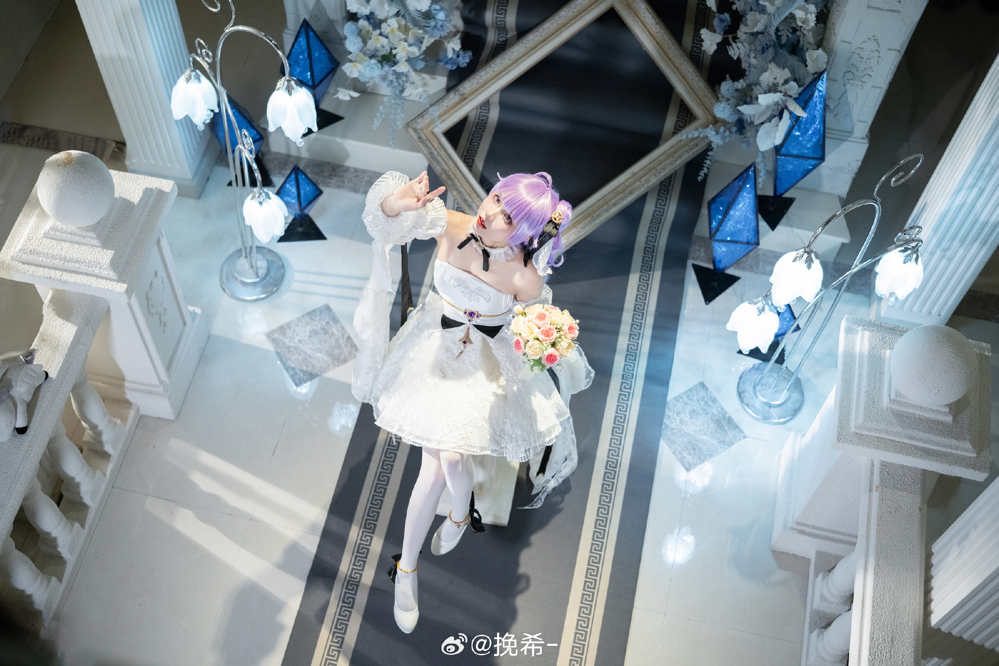 幸得识卿桃花面，从此阡陌多暖春